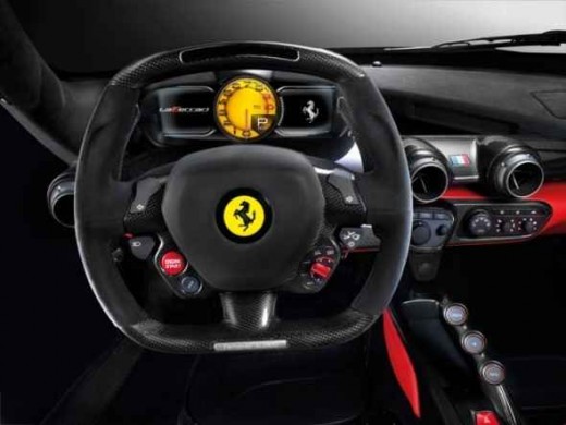 Ferrari_LaFerrari_steering_wheel