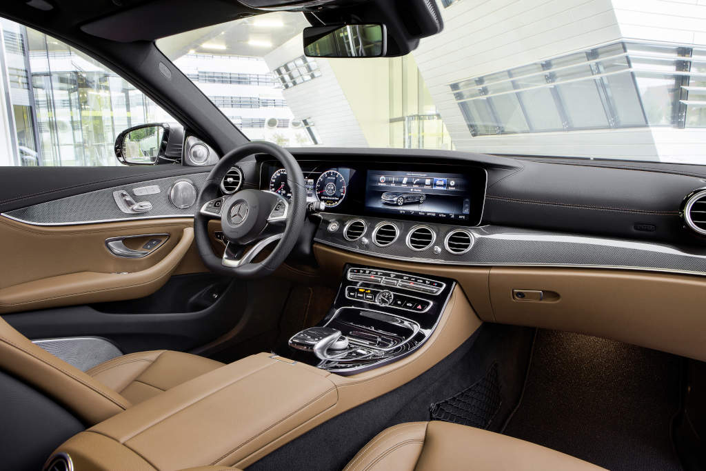 Mercedes E-Class Interior, leather black/saddle brown