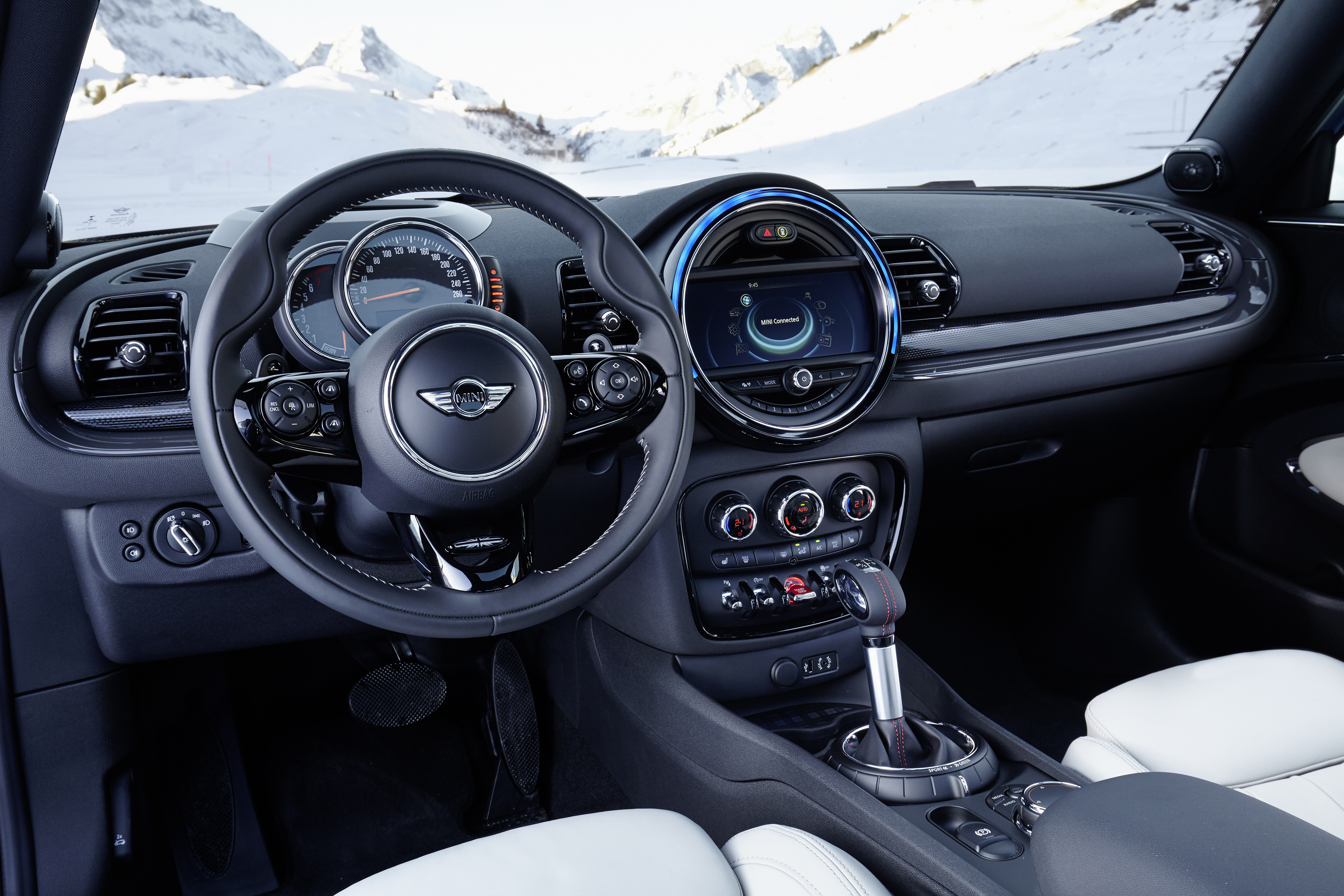 mini-clubman-all4-cooper-s-interior