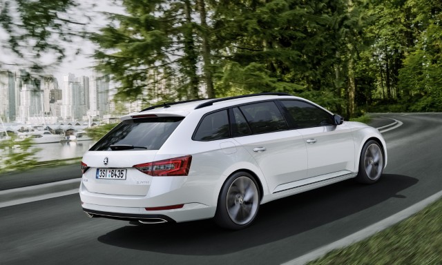 skoda-superb-combi-2016-2