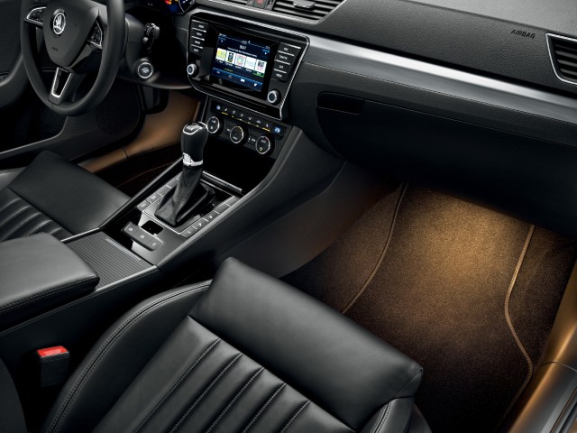 skoda-superb-combi-interior