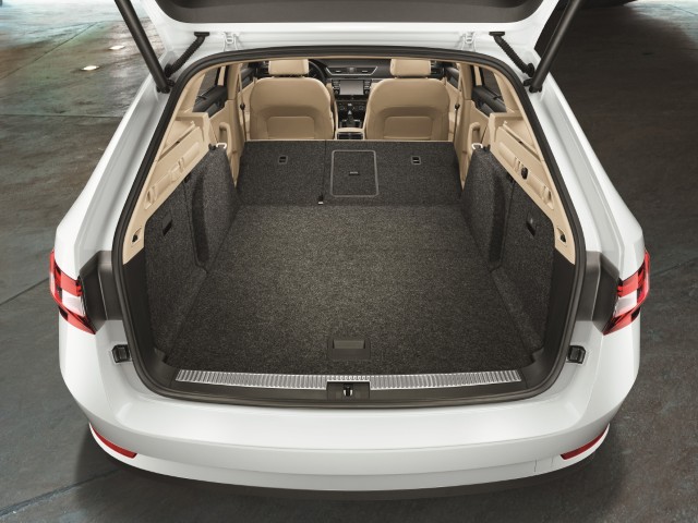 Skoda Superb Combi luggage compartment