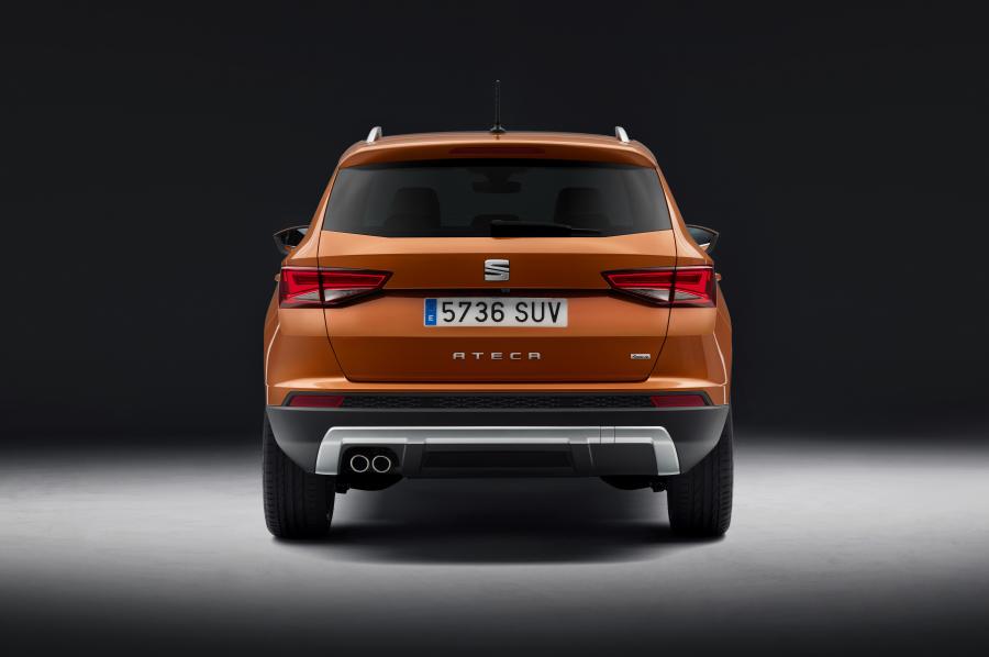 2016-Seat-Ateca-rear