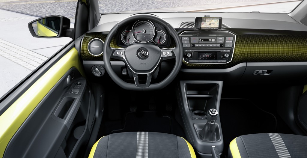 2016-volkswagen-up_dash