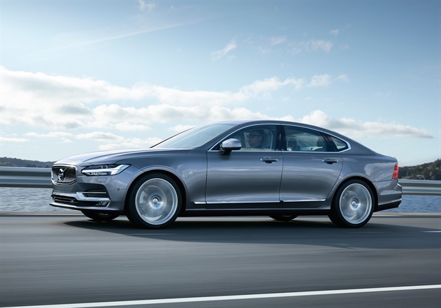 2016 Volvo S90 side view