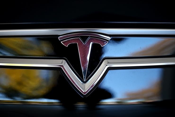 tesla-motors-logo