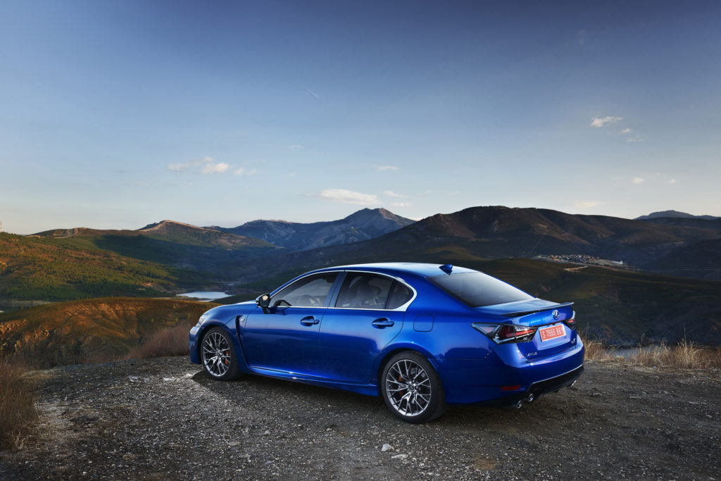 2016 Lexus GS F side view