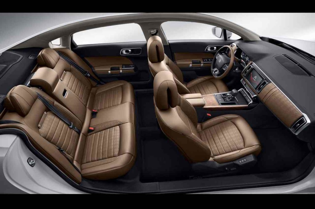 2017 Citroen C6 interior