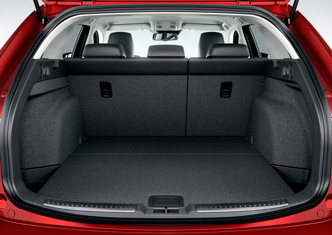 2016 Mazda 6 Wagon luggage compartment