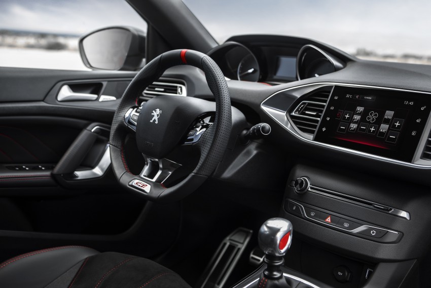 PEUGEOT 308GTi dashboard