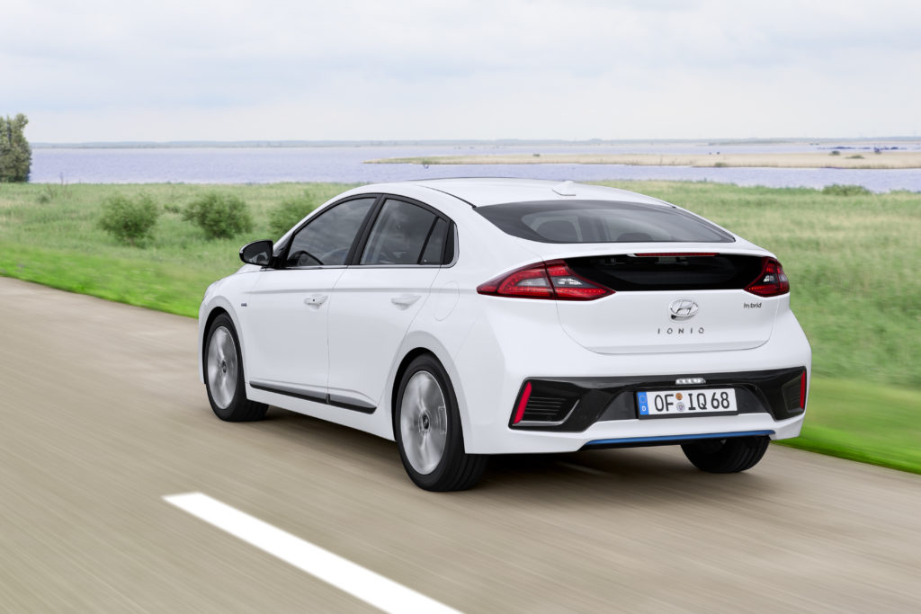 2017 Hyundai Ioniq hybrid 3