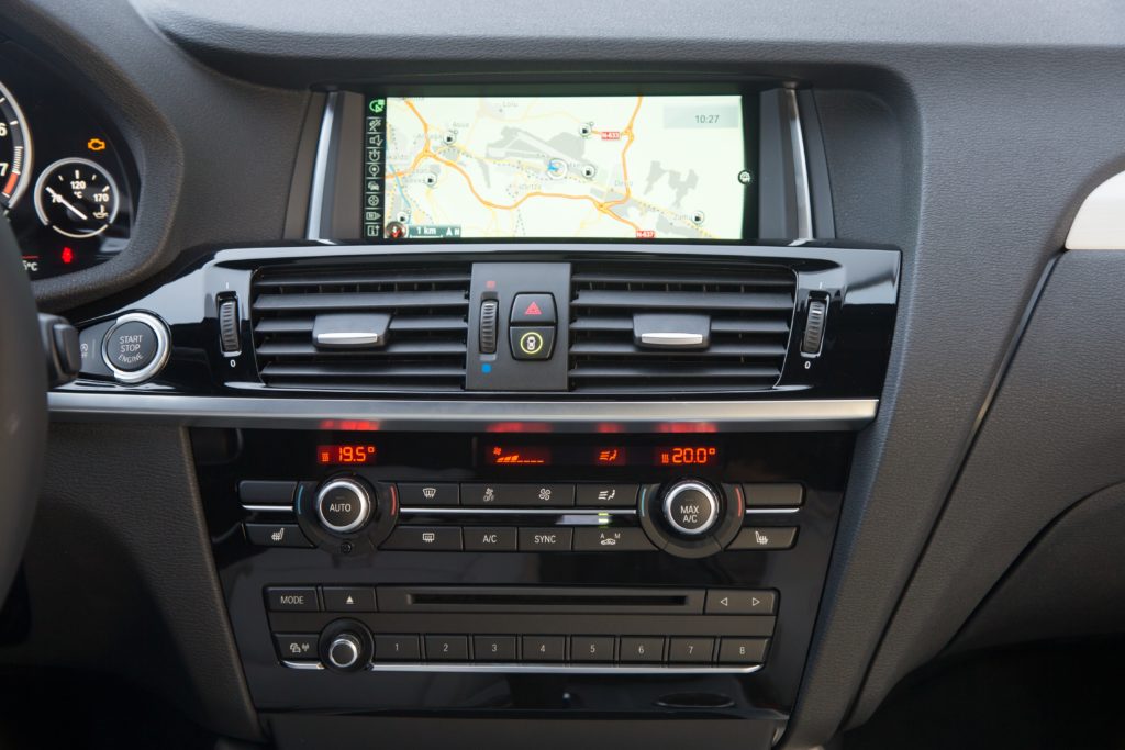 2016 BMW X4 infotainment system