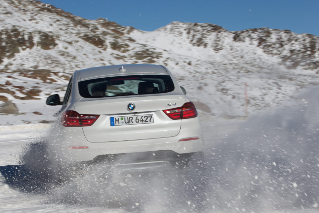 2016 BMW X4 rear view
