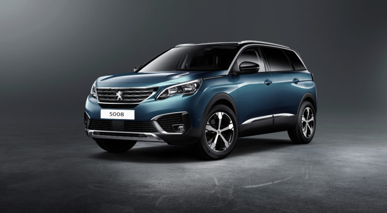 2017-peugeot-5008-front-side-view