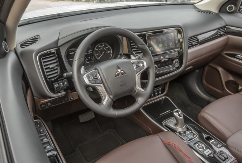 2017 Mitsubishi Outlander PHEV interior dashboard