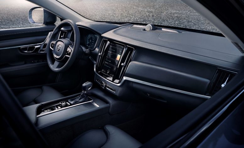 Volvo V90 Cross Country Interior