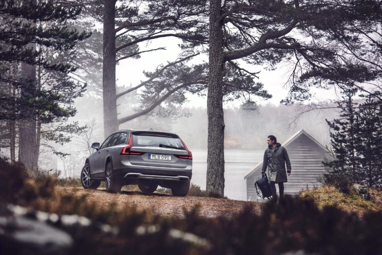 New Volvo V90 Cross Country AWD