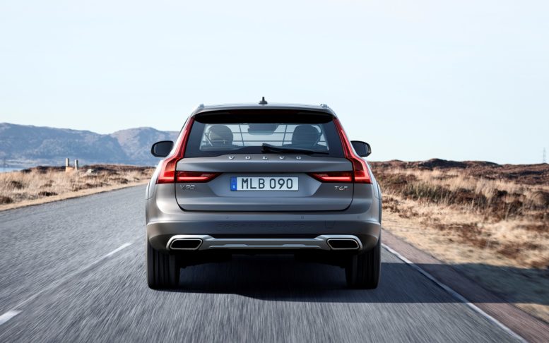 New Volvo V90 Cross Country ground clearance