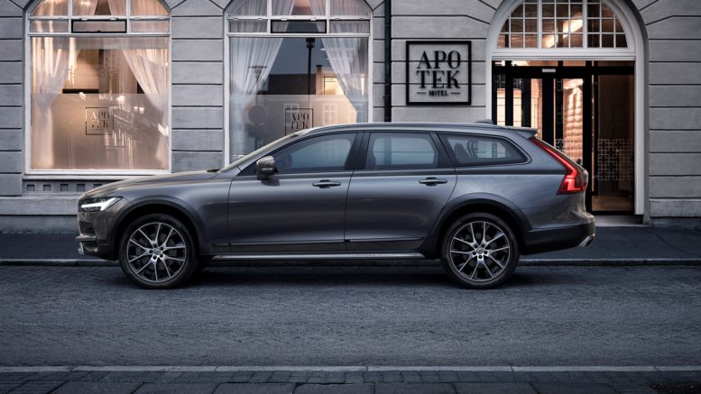 New Volvo V90 Cross Country