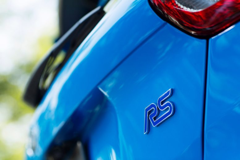 2016-ford-focus-rs-badge
