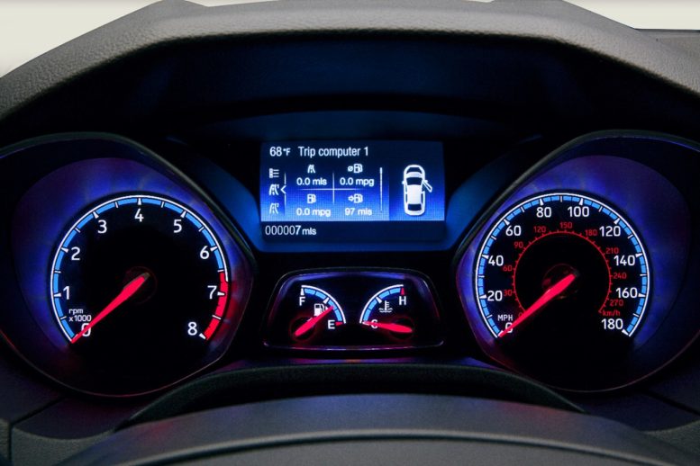 2016-ford-focus-rs-dashboard