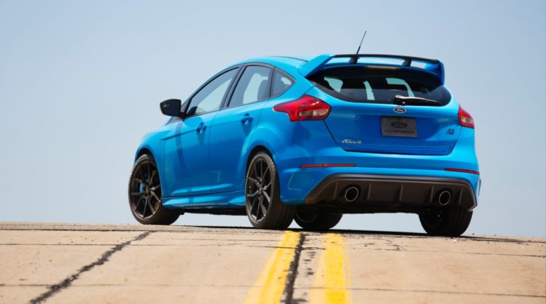 2016-ford-focus-rs-rear-side-view-isofix