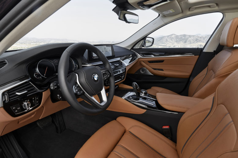 2017-bmw-5-series-front-seats-cabin