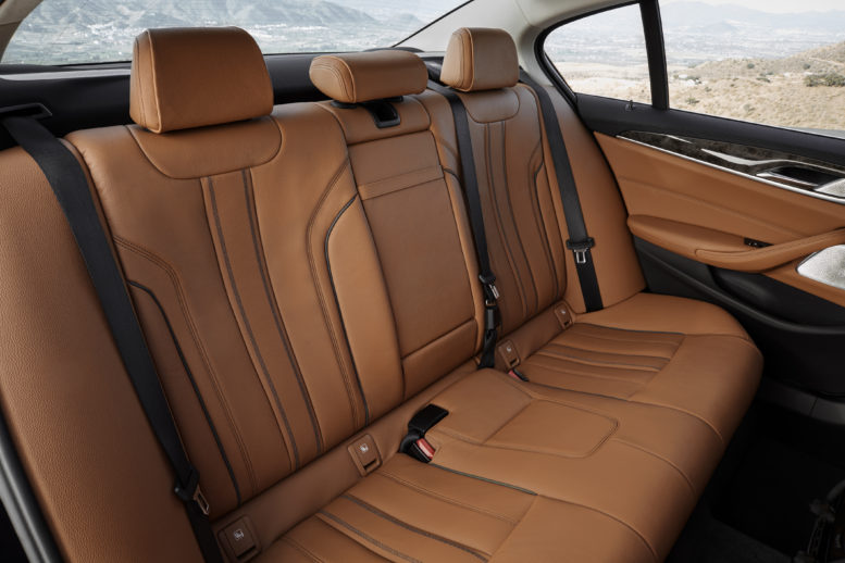 2017-bmw-5-series-rear-seats