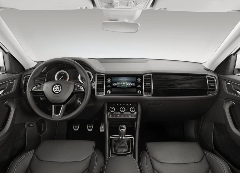 skoda-kodiaq-2017-interior-dashboard