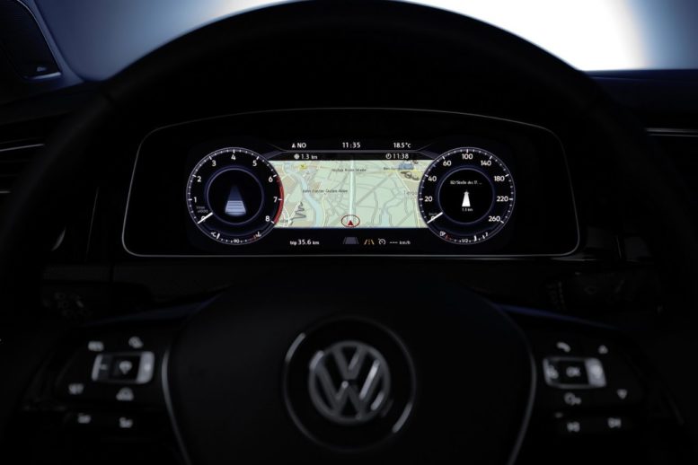 2017 Volkswagen Golf cockpit