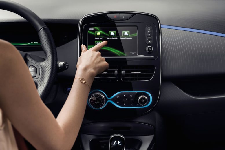 2016 Renault Zoe R-Link infotainment system