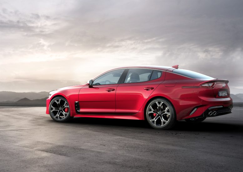 2018 Kia Stinger GT review - 167 mph Kia, premium German competitor?