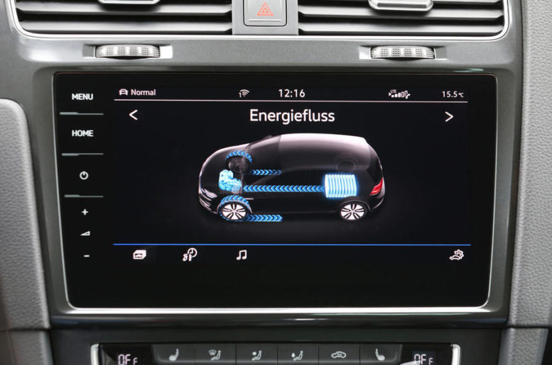 2017 Volkswagen e-Golf multimedia system discover pro