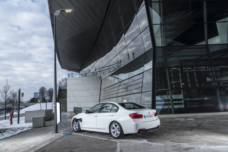 2017 BMW 330e electric range