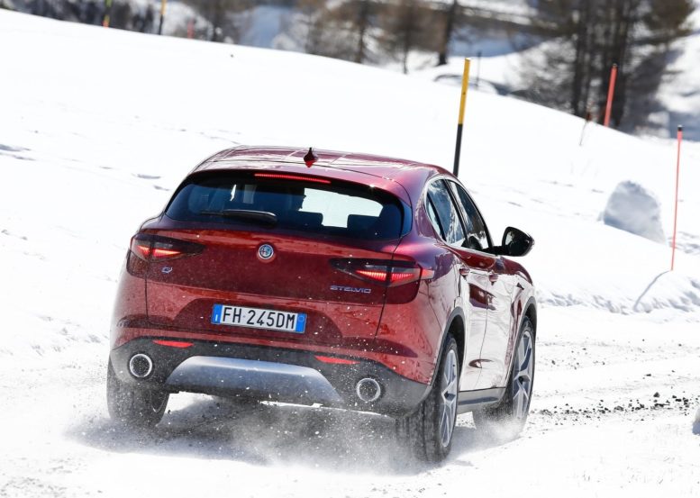 2018 Alfa Romeo Stelvio acceleration brakes